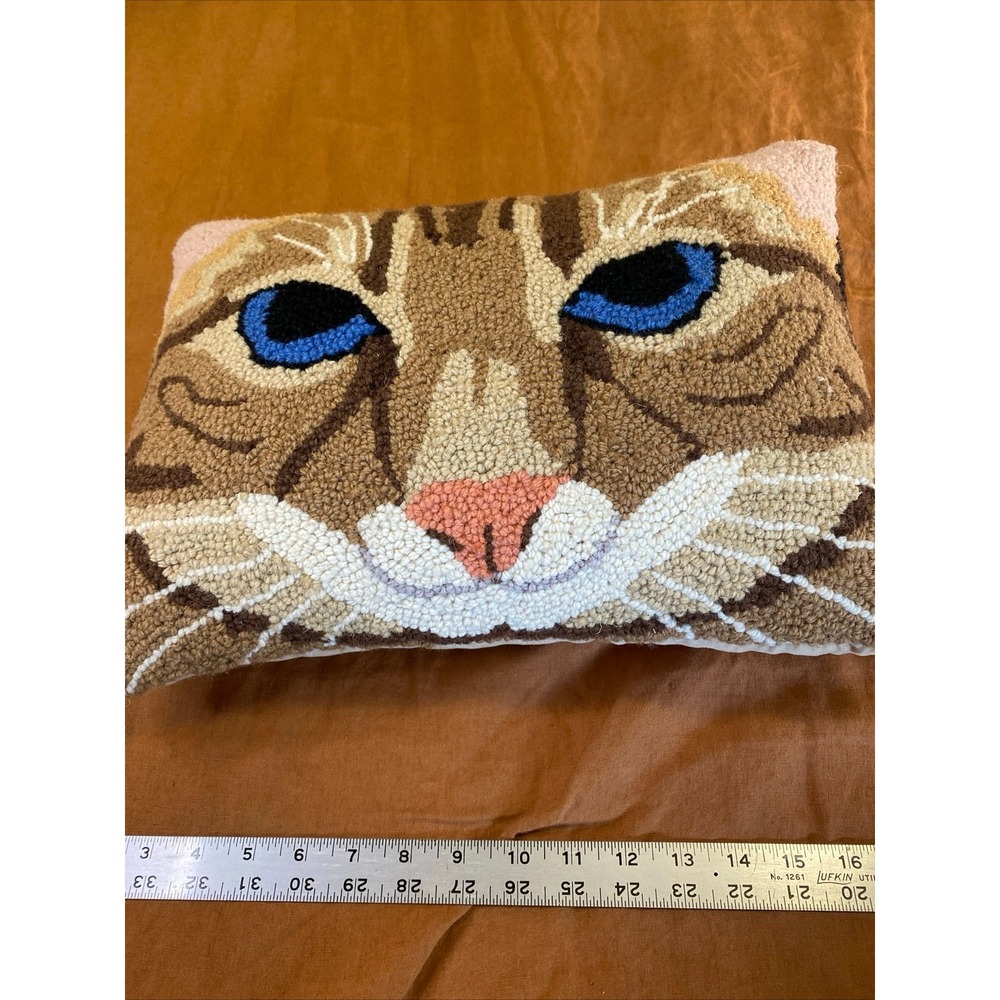 Peking Handicraft Punch Needle Kitty Cat Pillow Tufted Rectangle New Tag
